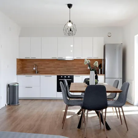 Apartamento Lovely In With Wifi *