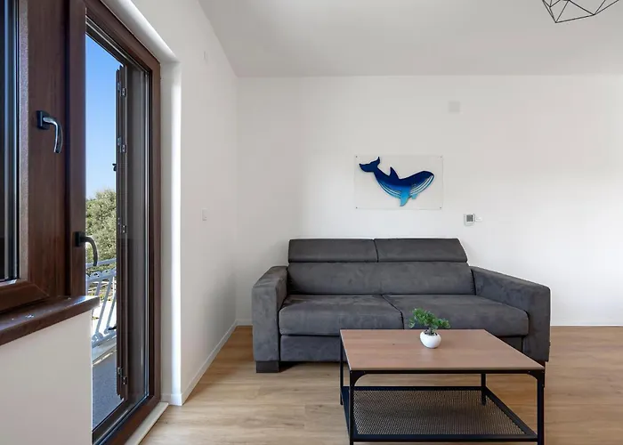 Lovely In With Wifi Apartman Brodarica