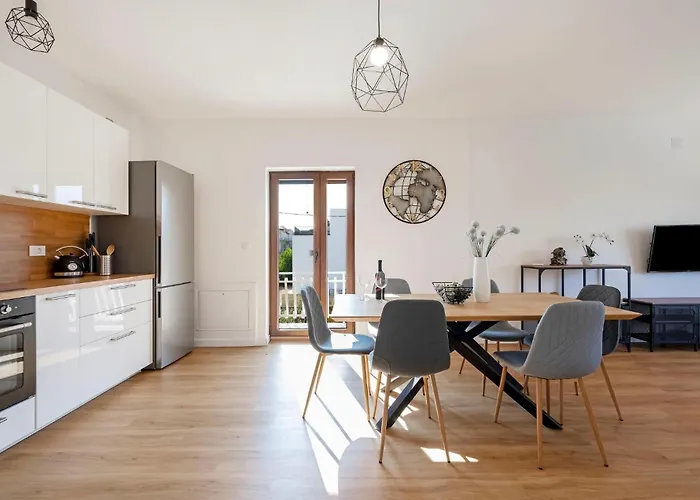 Lovely In With Wifi Brodarica