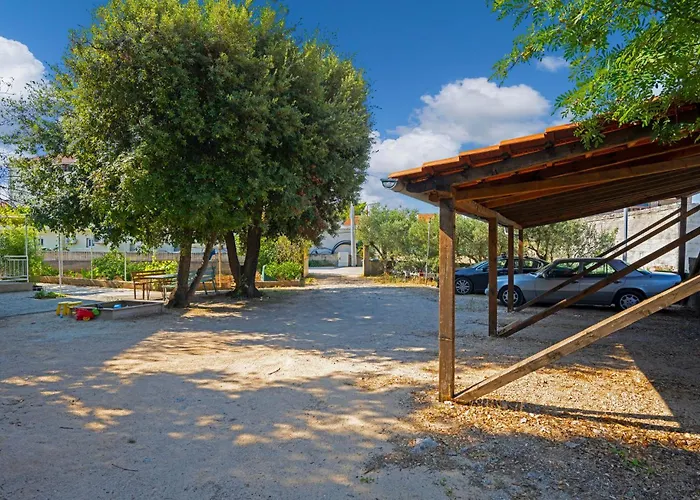 Lovely In With Wifi Apartman Brodarica